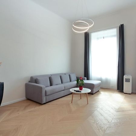 The Apartment House - Mezibranska Прага Екстер'єр фото