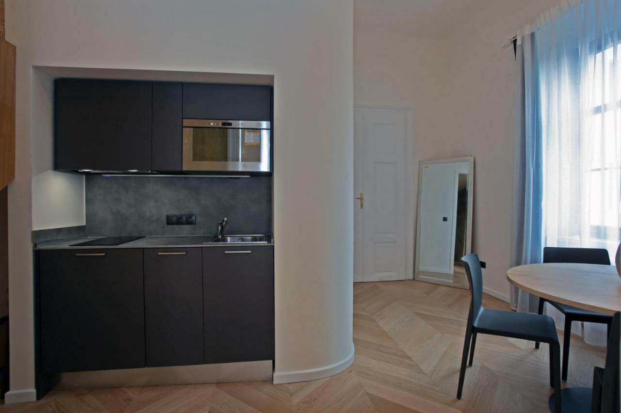 The Apartment House - Mezibranska Прага Екстер'єр фото