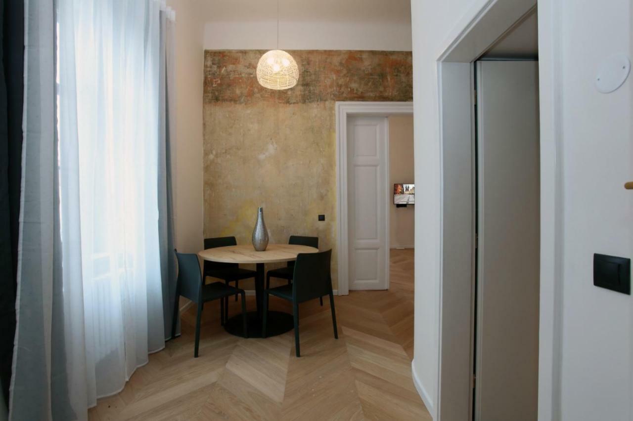 The Apartment House - Mezibranska Прага Екстер'єр фото